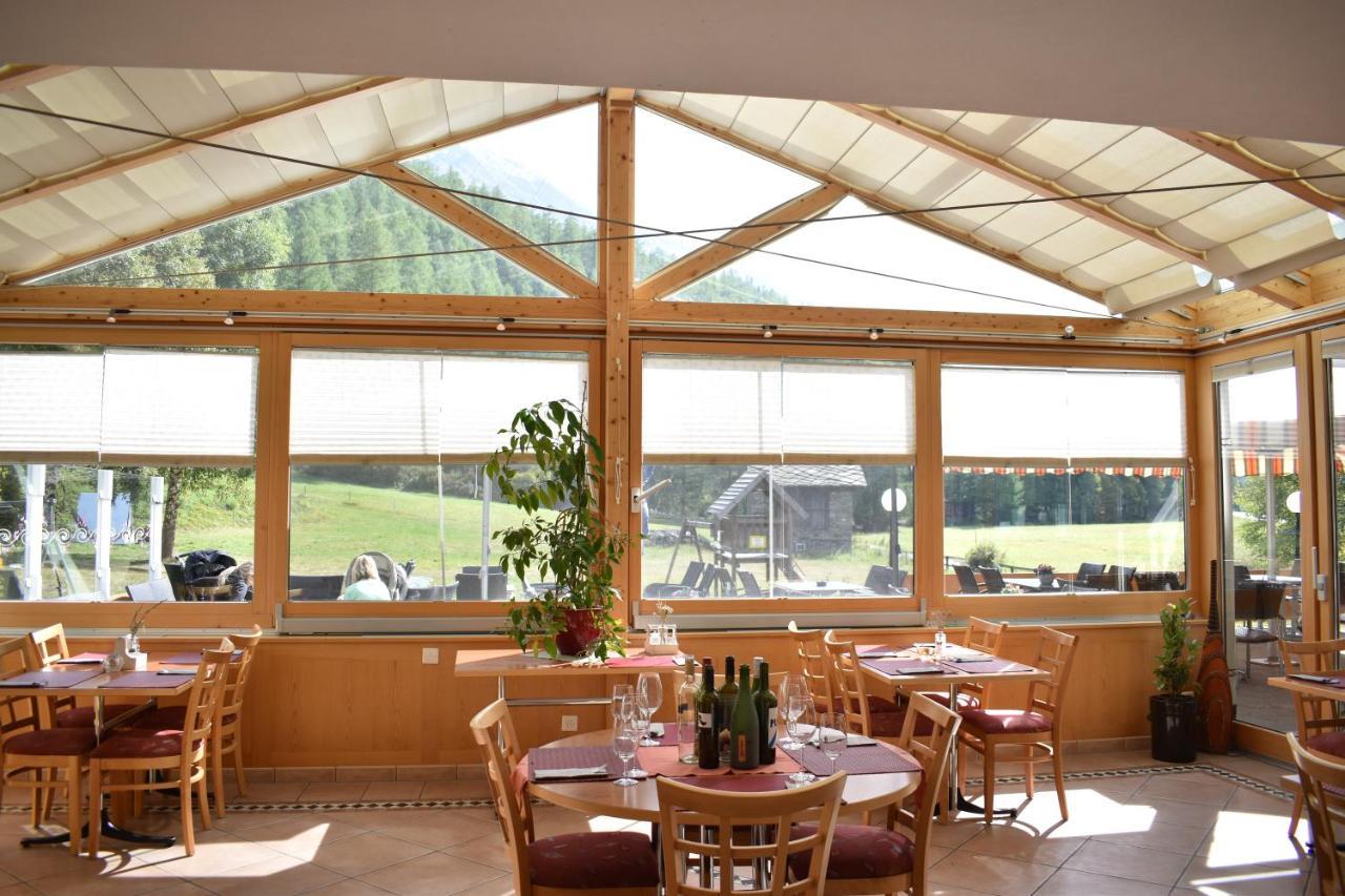 Restaurant & Hostel Hole In One รานดา ภายนอก รูปภาพ